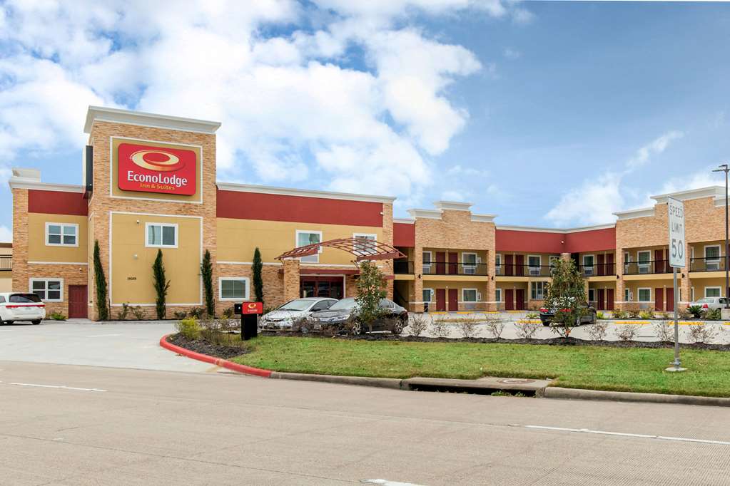 Econo Lodge Inn & Suites Houston Willowbrook - featured photo