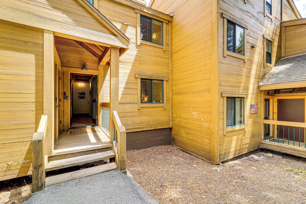 Less Than 1 Mi to North Star Resort Condo with Balcony - photo 18