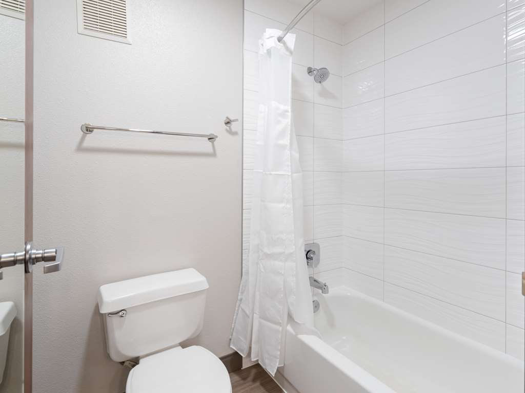 Best Western Lake Oswego Portland Hotel & Suites - photo 80