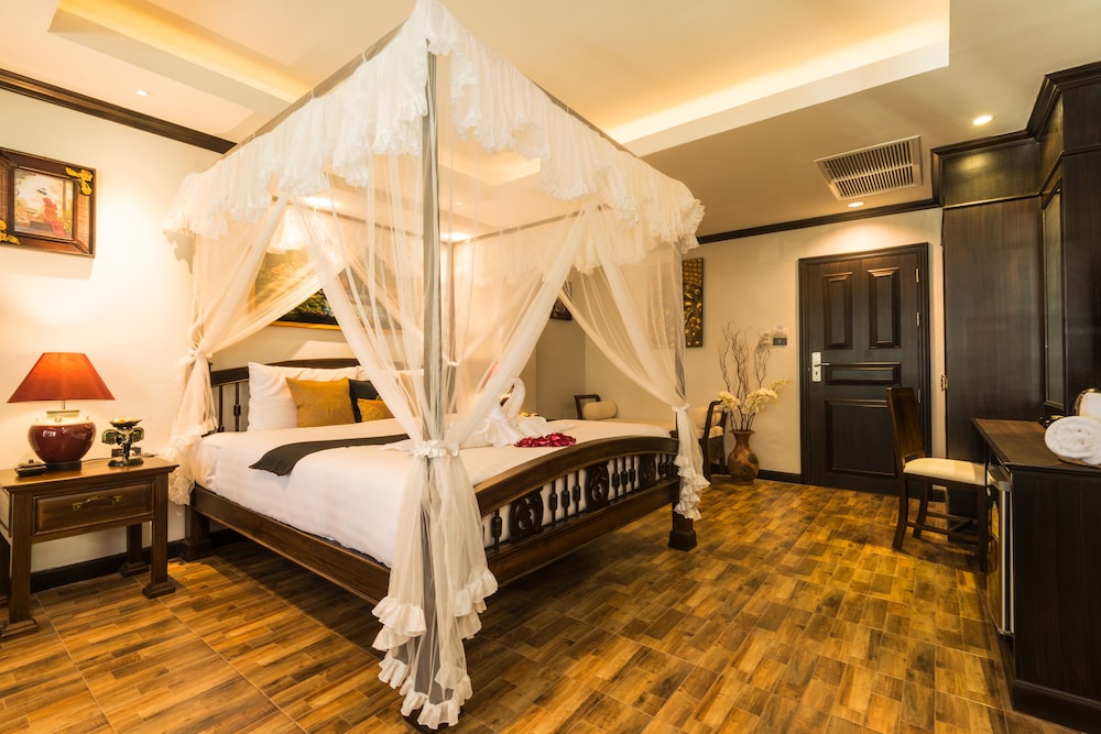 Tanawan Phuket Hotel - last minute hotel in Phuket
