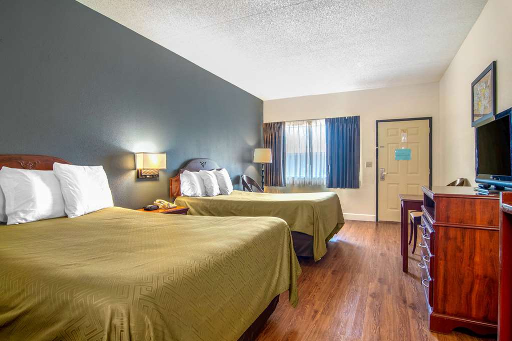 Econo Lodge Inn & Suites near Chickamauga Battlefield - photo 14