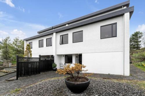 A modern and stylish furnished house in Reykjavík