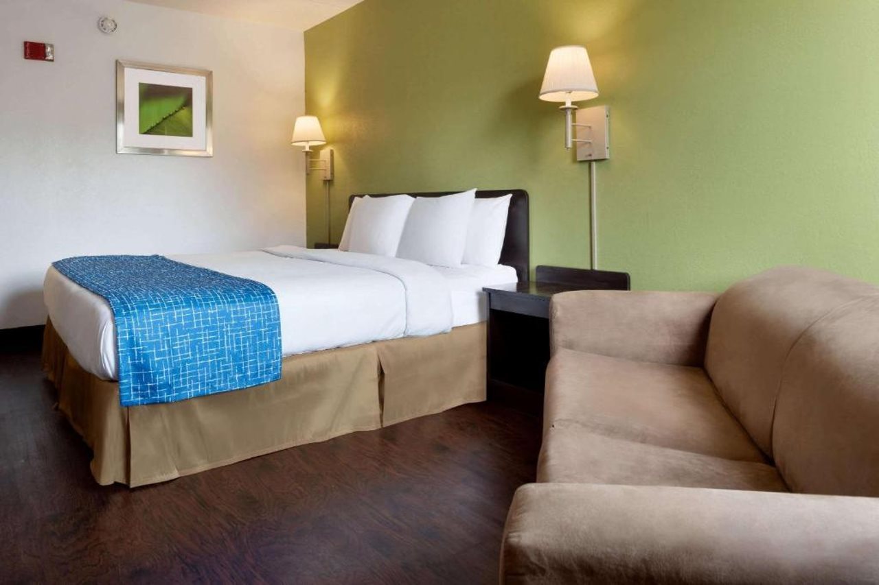 Travelodge by Wyndham Zanesville - photo 17