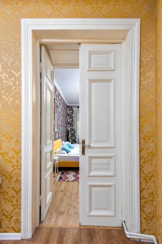 Sololaki Rooms
