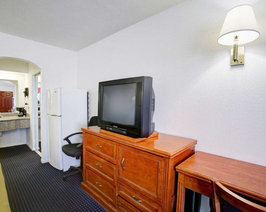 Econo Lodge Temple - photo 25