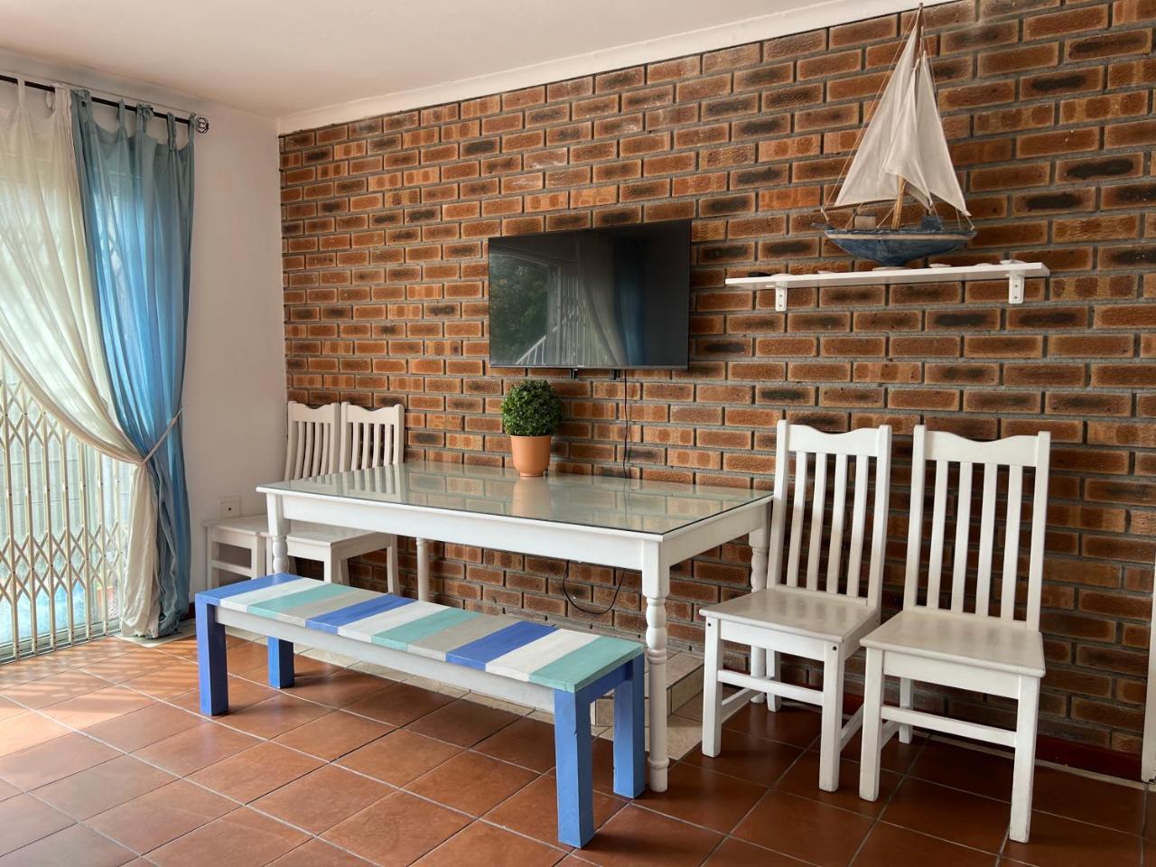 Coastal House: 3BR Private Entrance Self catering