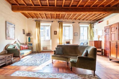 Caravaggio House 2 Suite Private nell'Oltrarno Artistico — 4-Star Luxury Hotel in Florence, Italy