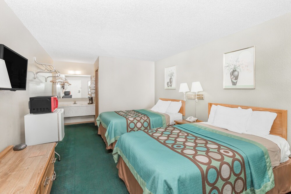 Budgetel Inns & Suites - photo 7