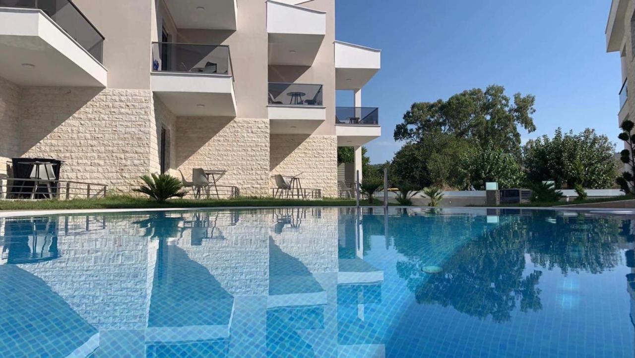 Leon Villas — 4-Star Luxury Hotel in Nikiti, Greece