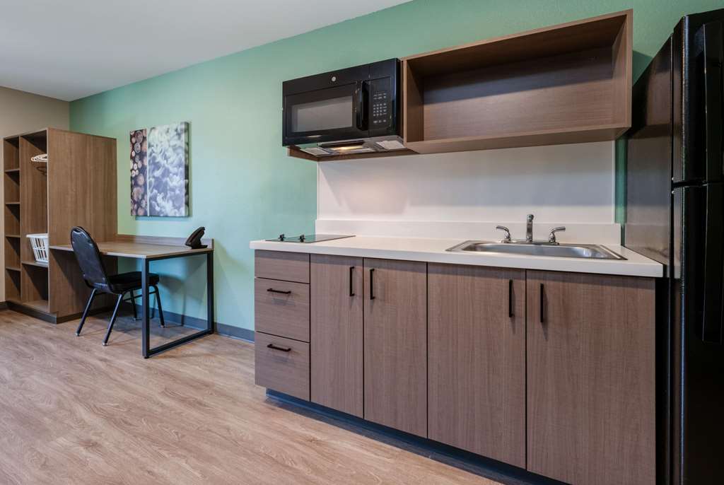 ECHO Suites Extended Stay by Wyndham Nashville Gallatin - photo 13