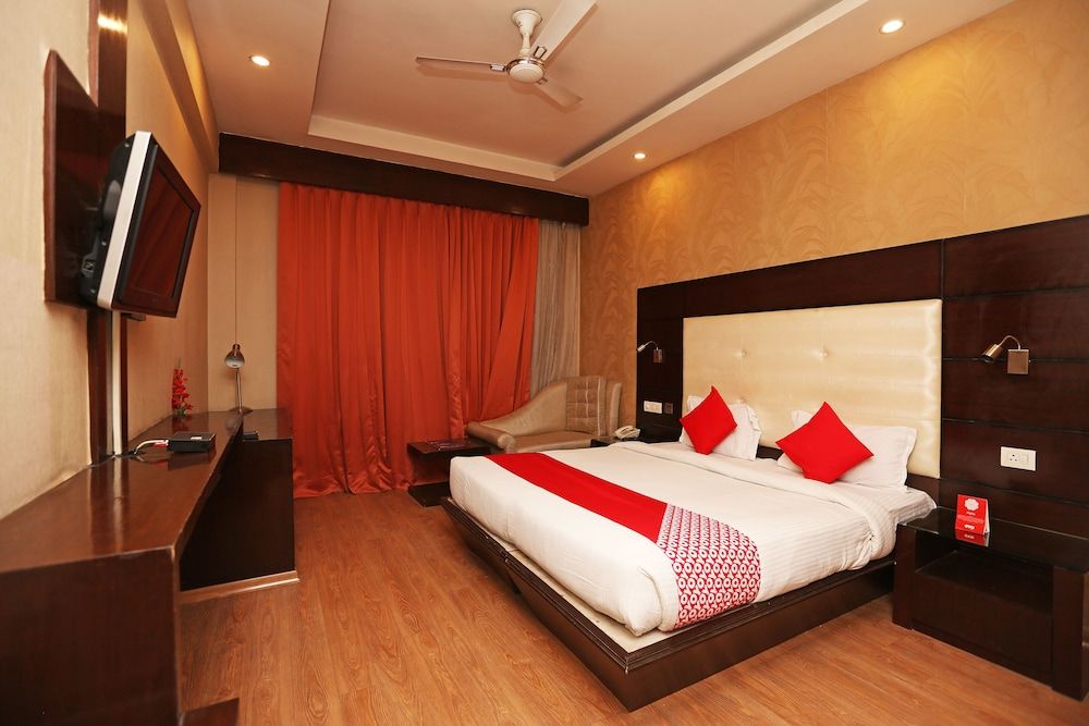 Rv Homes by OYO Rooms