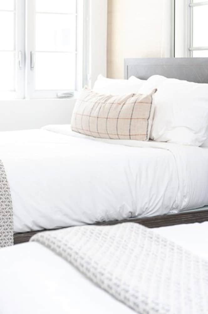 Luxuri Suites - photo 49