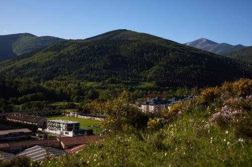 Hotel Del Trueno — Ezcaray