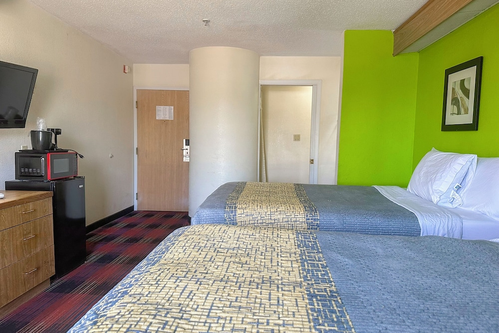 Classic Inn By OYO I 240 Near Memphis Airport - photo 16