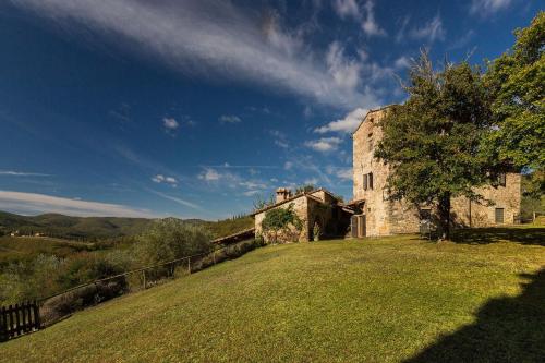 Casavecchia 12 by Salogi Villas — 4-Star Luxury Hotel in Radda In Chianti, Italy