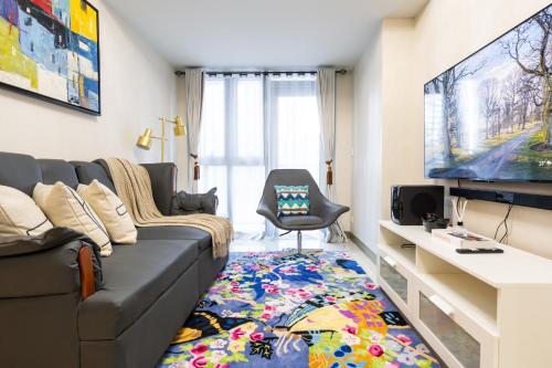 Uptown Parksuites Sky Garden Flr Bright Airy 2 BR balcony — 4-Star Luxury Hotel in Manila, Philippines