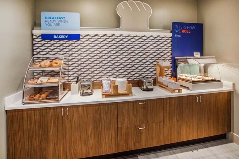 Holiday Inn Express Denver Central North by IHG - photo 39