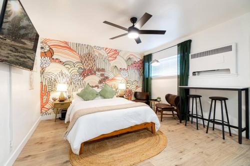 Riverside Glam: Stylish Urban Escape — 4-Star Luxury Hotel in Reno, United States