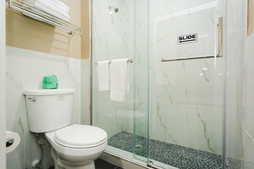 Budget Host Inn and Suites - photo 30