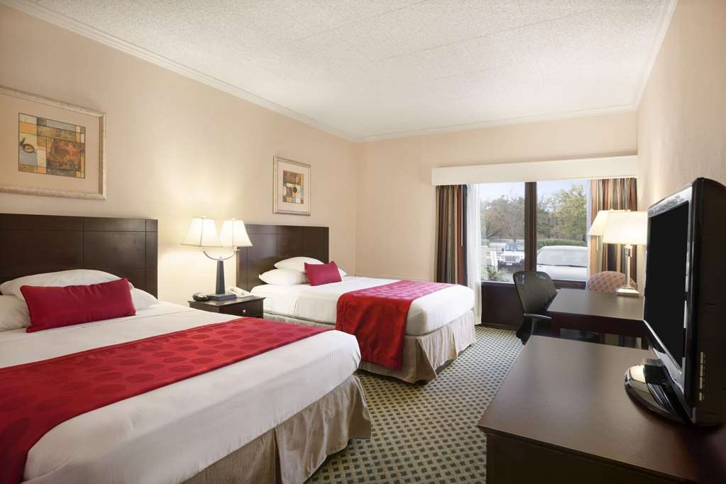 Ramada by Wyndham Newark Wilmington - photo 6