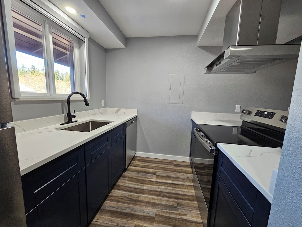 Olympic Suites Inn - photo 16