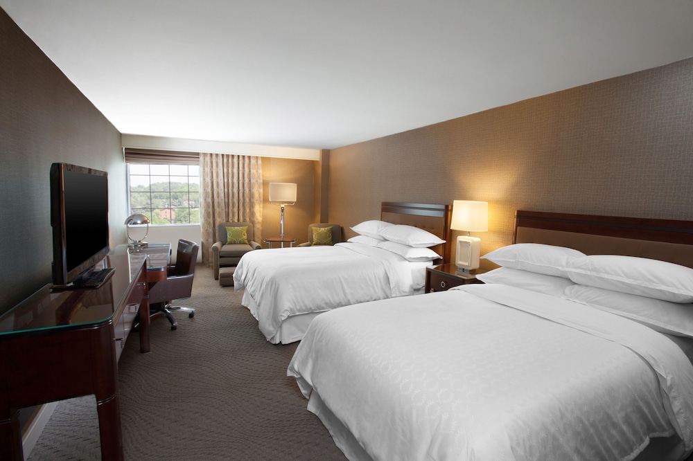 Sheraton Pittsburgh Airport Hotel - photo 10