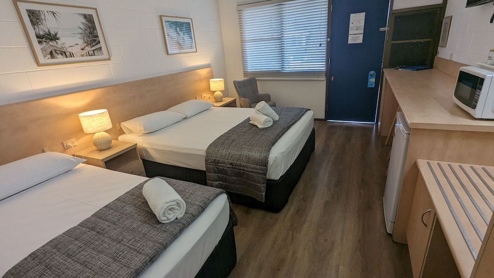 Moffat Beach Motel Caloundra — Moffat Beach