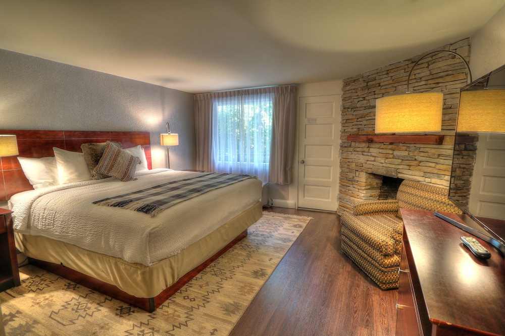 River Edge Inn - photo 13