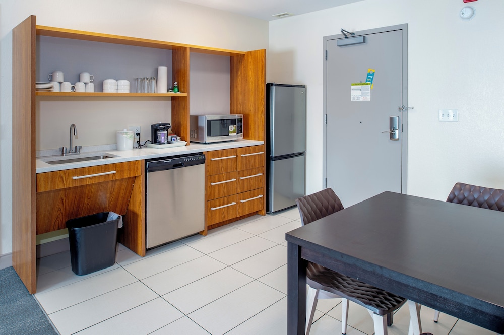 Home2 Suites by Hilton St. Louis Forest Park - photo 21