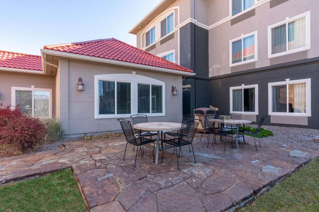 La Quinta Inn & Suites by Wyndham Rifle - photo 28
