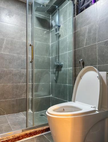 Exquisite 1Bed with Free Parking Gym and Pool