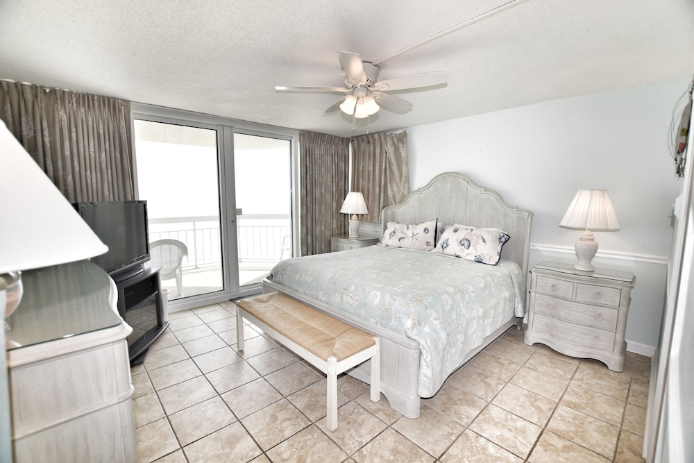 0512 Waters Edge Resort 3 Bedroom Condo by RedAwning - photo 3