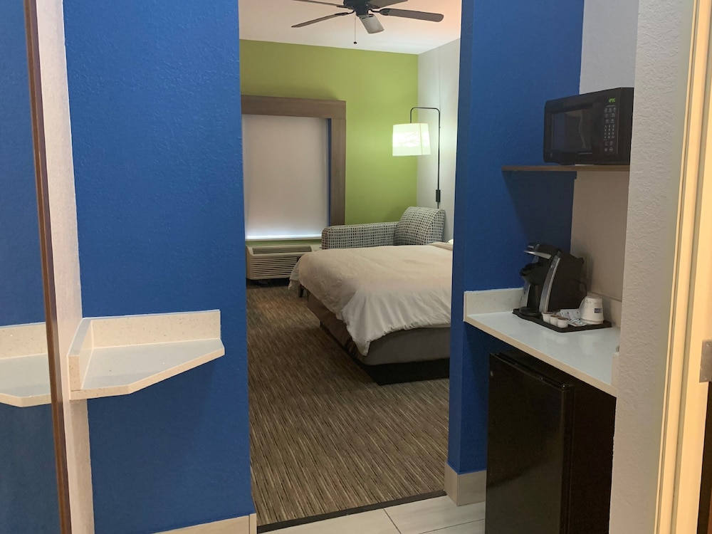 Holiday Inn Express McComb by IHG - photo 11