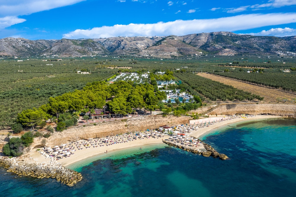 Villaggio Turistico Baia Del Monaco — hotel in Monte Sant'angelo
