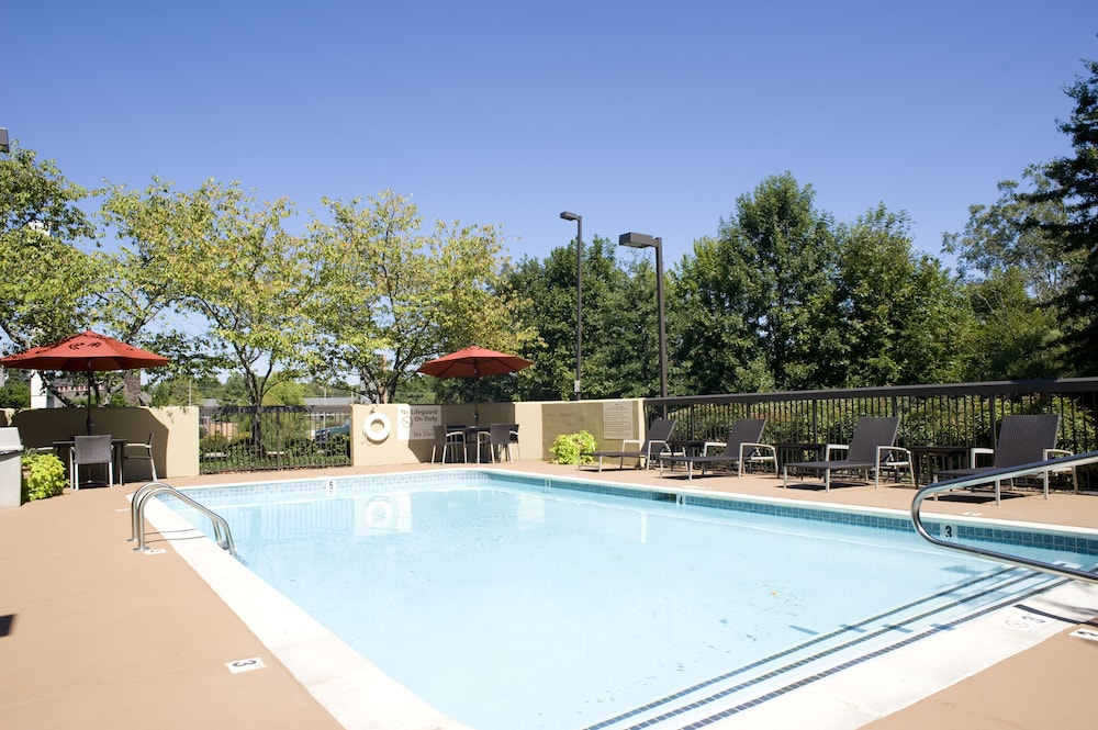 Hampton Inn Starkville Mississippi State University - photo 26