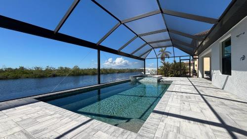 Villa Sandi Gulf Access with great water views — 4-Star Luxury Hotel in Cape Coral, United States
