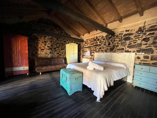 La Casina De Gelo — Molinaseca
