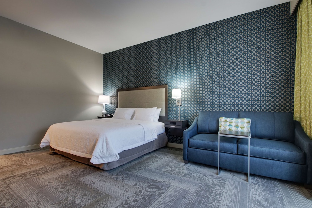 Hampton Inn & Suites Knightdale Raleigh - photo 40