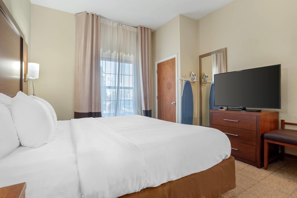 Comfort Suites Monroe - photo 52