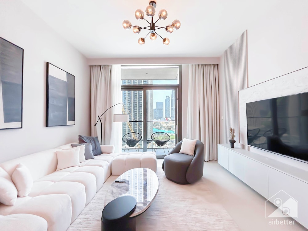 Luxury & Elegance at Burj Crown Downtown — 4-Star Luxury Hotel in Dubai, United Arab Emirates