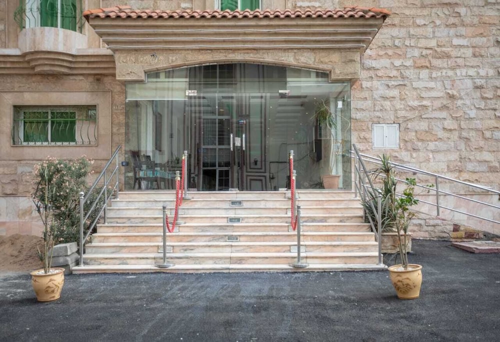 Shaqaq Dalmun - carbon neutral hotel in Jeddah