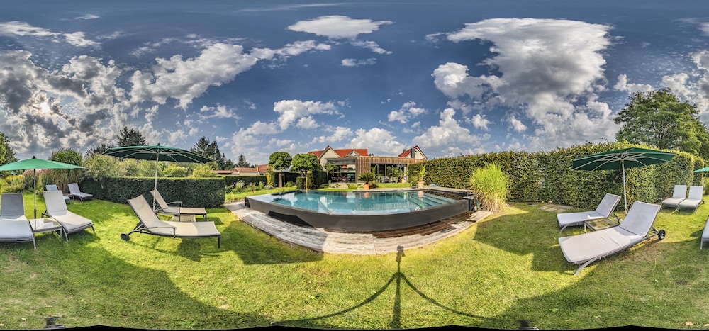 Alwine Landhaus an den Spreewiesen — 4-Star Luxury Hotel in Rietz Neuendorf, Germany
