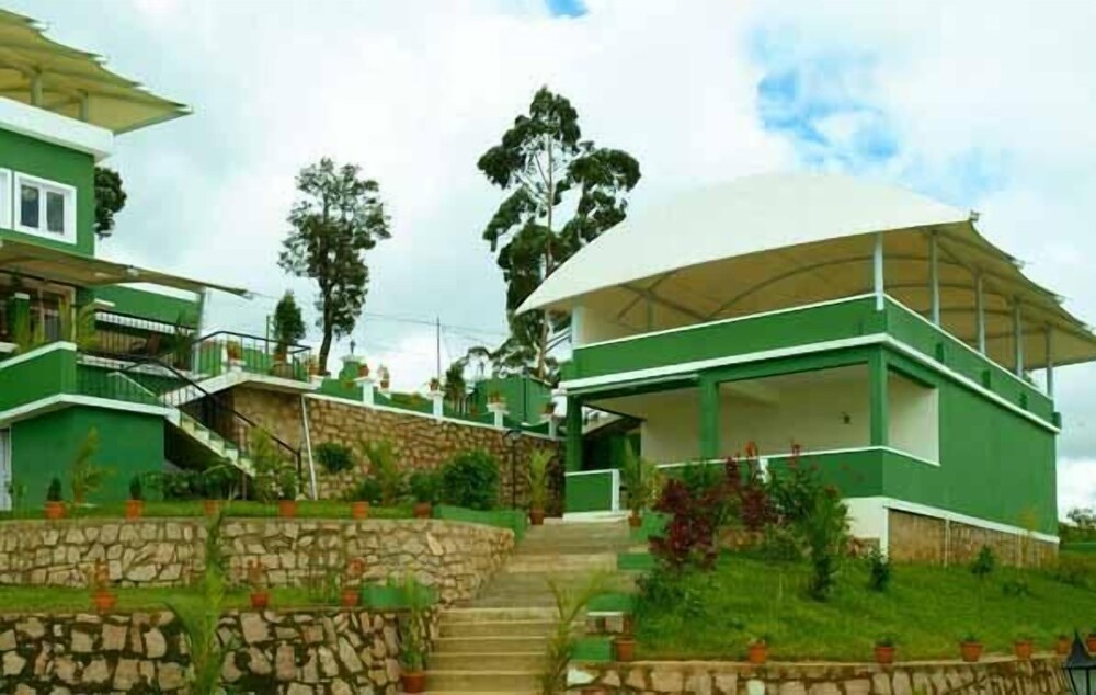 Mountain Trail Resort - carbon neutral hotel in Munnar