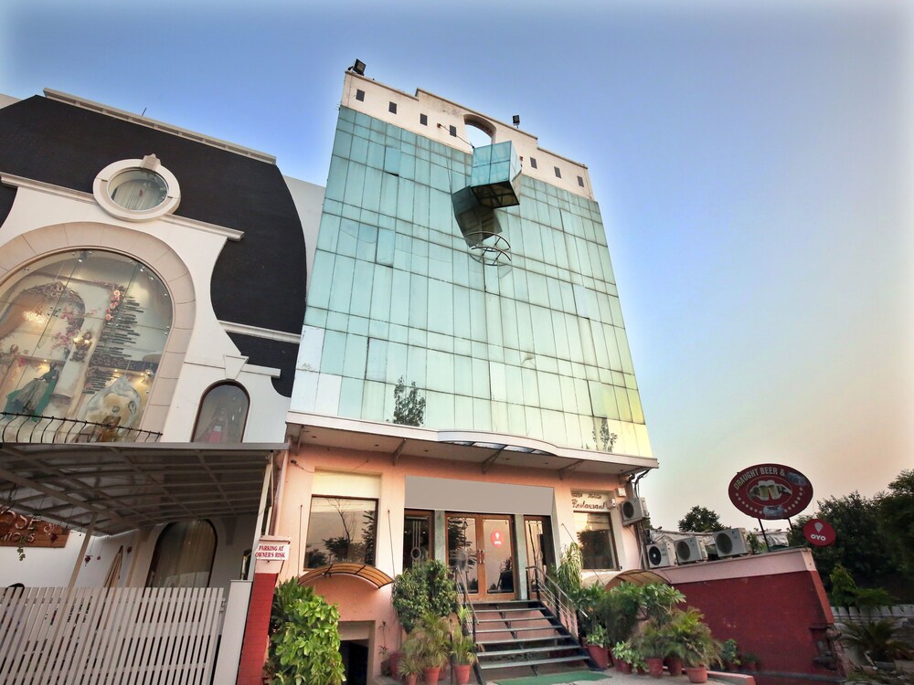 OYO 1898 Hotel Aditya