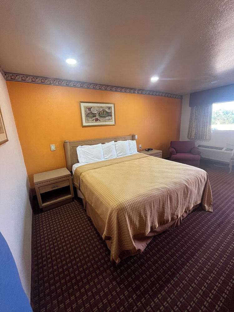 Rodeway Inn Memphis - photo 10