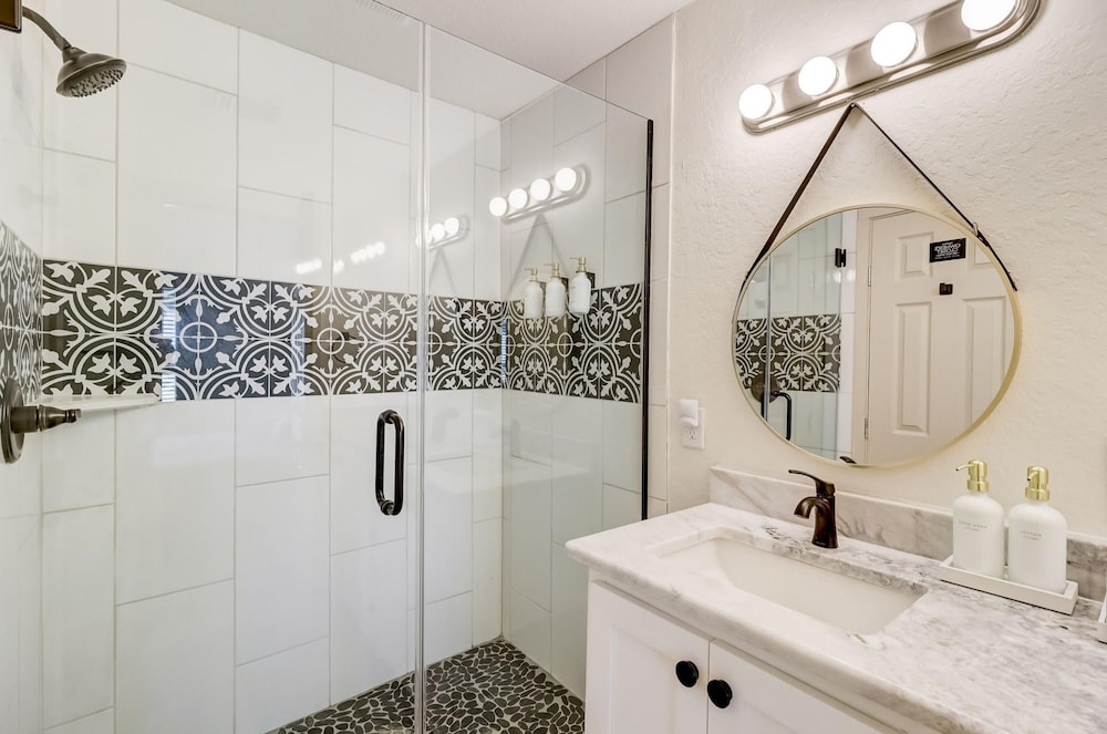 The Retro Retreat Close to Downtown Fort Sam - photo 10