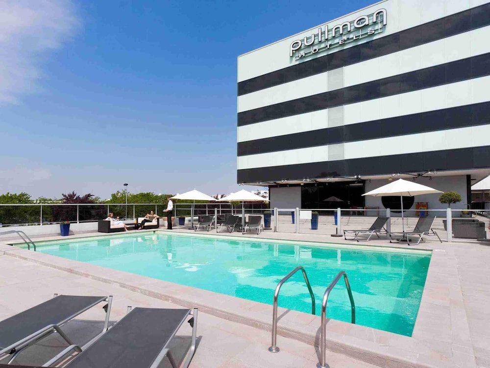 Pullman Bordeaux Lac — 4-Star Luxury Hotel in Bordeaux, France