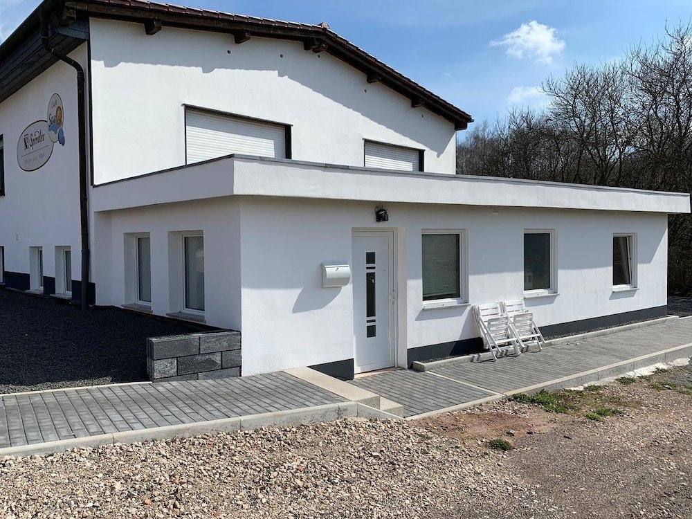 Ferienwohnungen Weis am Bostalsee — hotel in Nohfelden