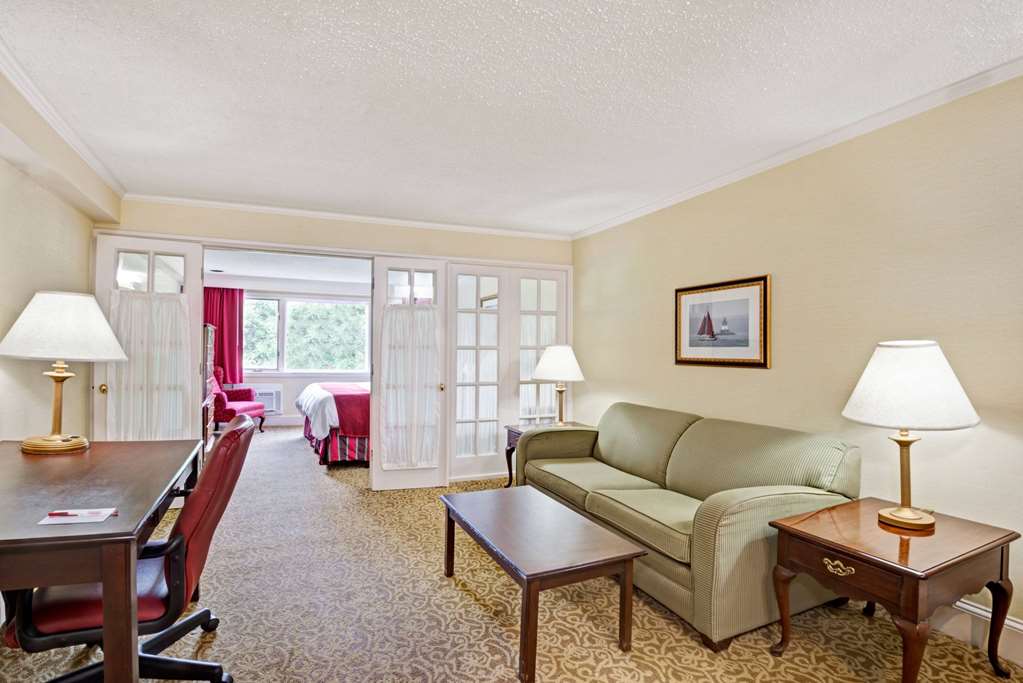 Ramada by Wyndham Seekonk Providence Area - photo 20