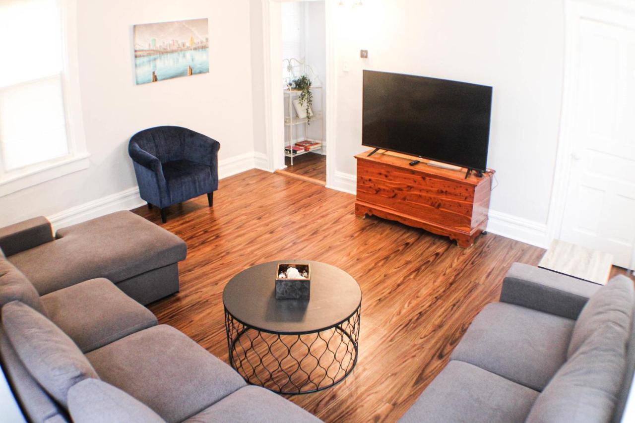 3 BR Off Street Parking Amazing View Nearby — 4-Star Luxury Hotel in Pittsburgh, United States